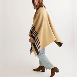🔵Zara Tan and Black Knit Poncho